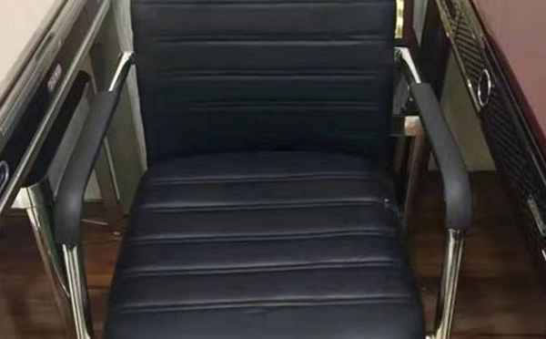 2025年什么牌子崇信麻将椅好?选购与保养避坑指南 2025年什么牌子崇信麻将椅好?选购与保养避坑指南